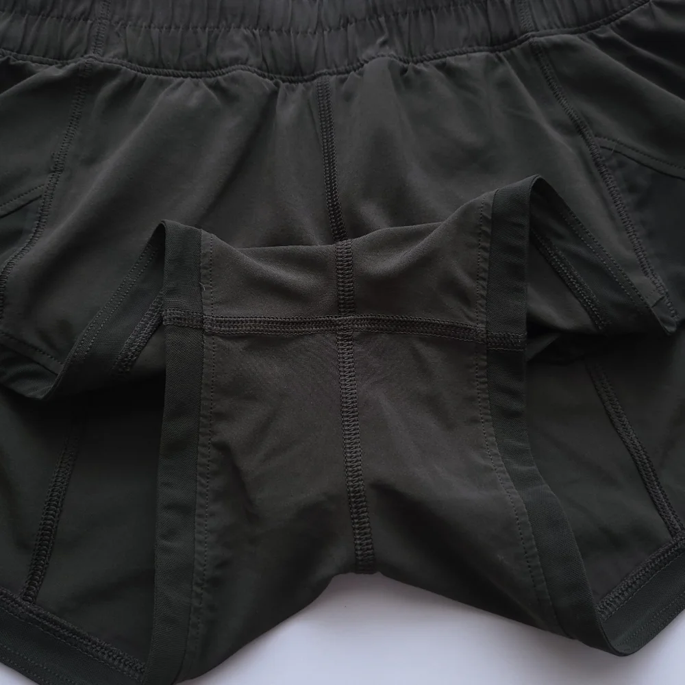 🍋Like New Lululemon Miles Ahead Short (2.5") - Picture 9 of 12